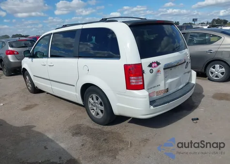 2010 Chrysler Town & Country Touring z USA, uszkodzony, nr VIN 2A4RR5D10AR414040